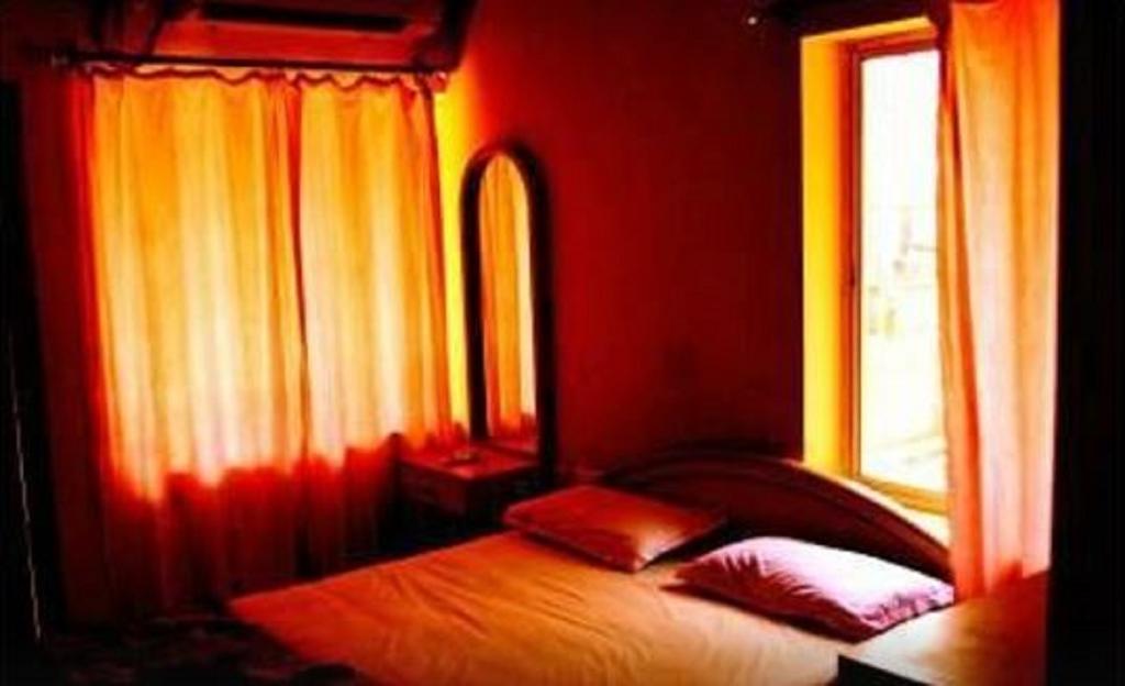 Sri Krishna Guest House & Reasturant Конарка Экстерьер фото
